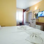 Complex Alutus -camere De Inchiriat Guest house 3*