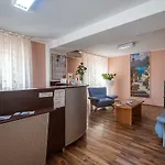 Guest house Complex Alutus -camere De Inchiriat