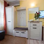 Complex Alutus -camere De Inchiriat 3*