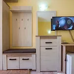 Complex Alutus -camere De Inchiriat