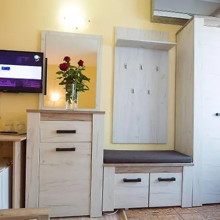 Complex Alutus -camere De Inchiriat Guest house