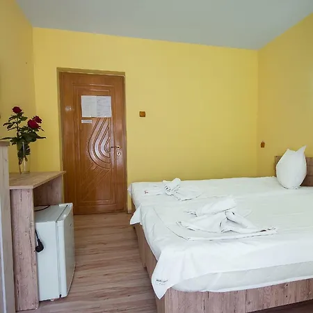 Guest house Complex Alutus -camere De Inchiriat 3*