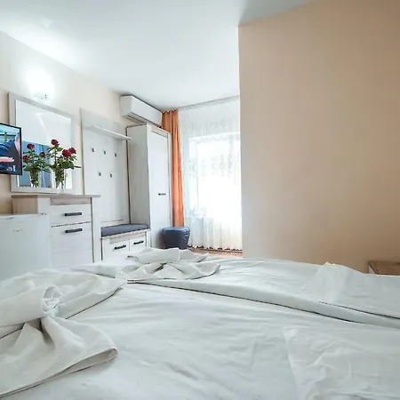 Complex Alutus -camere De Inchiriat