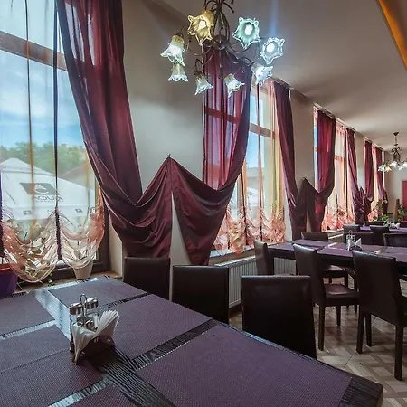 Complex Alutus -camere De Inchiriat Konukevi