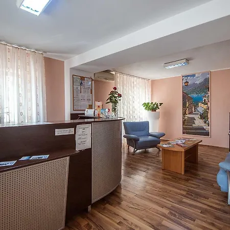 Гостевой дом Complex Alutus -camere De Inchiriat