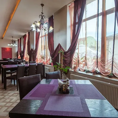 Complex Alutus -camere De Inchiriat Guest house
